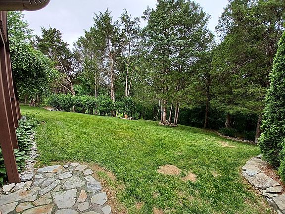 4th image of 384 Ashford Dr