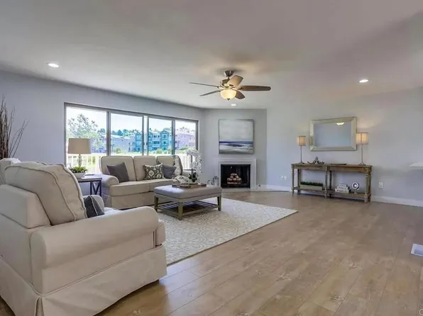 7520 Jerez Ct Unit E, Carlsbad, CA 92009