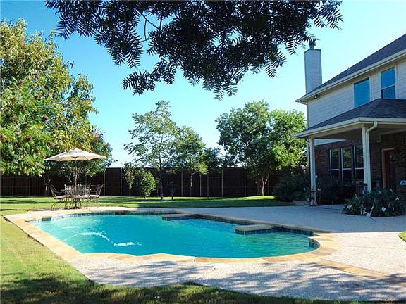 2nd image of 317 Mapleshade Dr