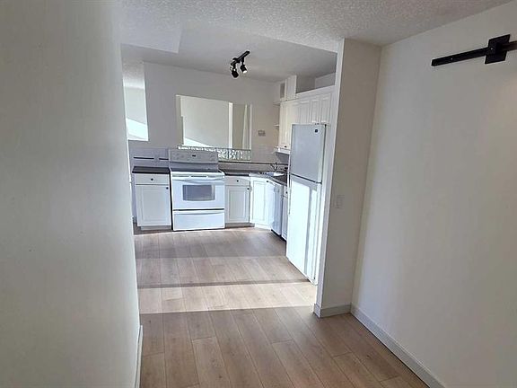 5th image of 738 S 3rd Ave SW #309