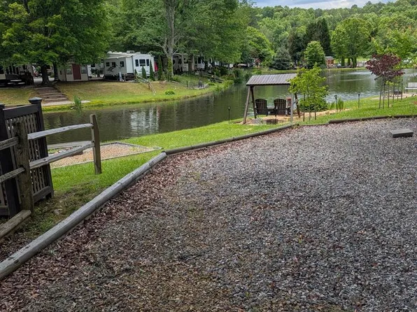 108 Choestoe Falls Cir, Blairsville, GA 30512