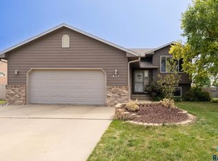 607 Saint Jerome St, Harrisburg, SD 57032