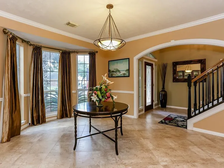 1534 Brookstone Ln — Photo 4