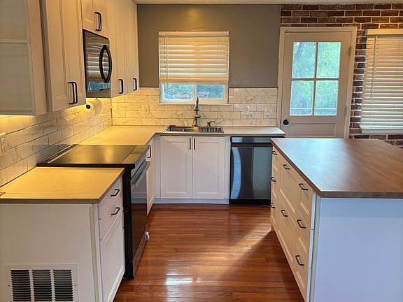 Modern luxury backsplash tile
