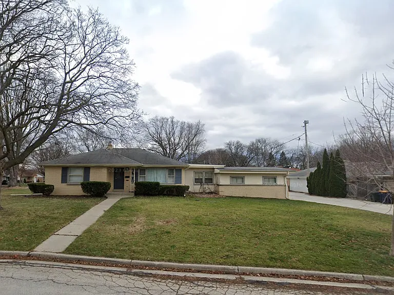 7803 W Cleveland Ave — Photo 1