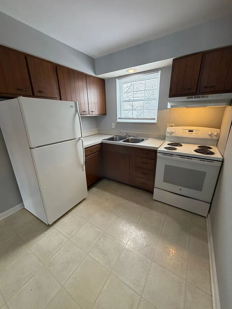 341 Burns Ave — Photo 4