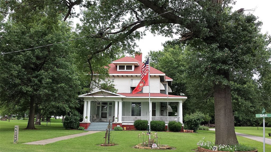 401 Oak St, Chetopa, KS 67336 Zillow