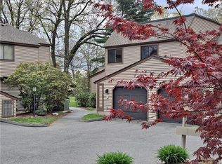 12 Sycamore Ln UNIT 12, Avon, CT 06001