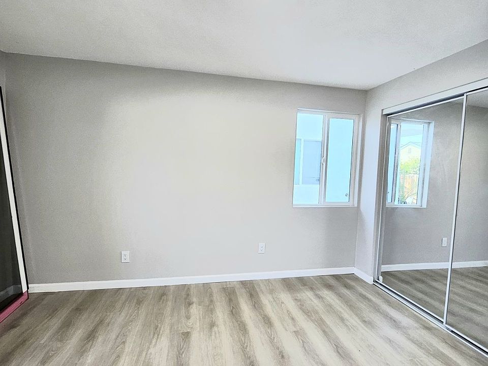 1st image of 4160 N Greenbrier Rd #Sb9