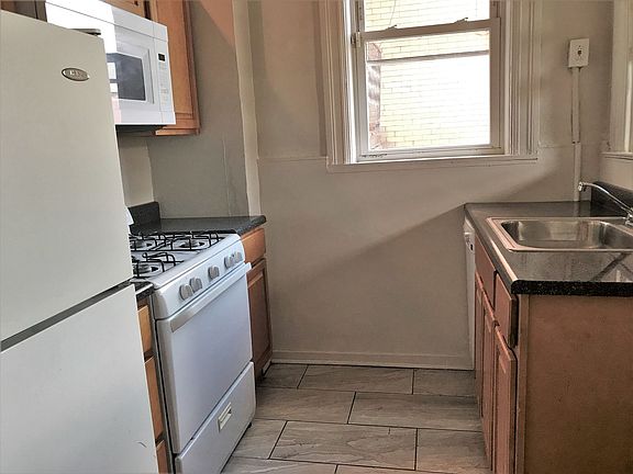 4th image of 363 S Negley Ave APT 1