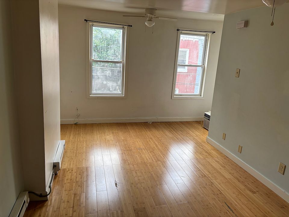 1st image of 2403-2405 N Leithgow St #B