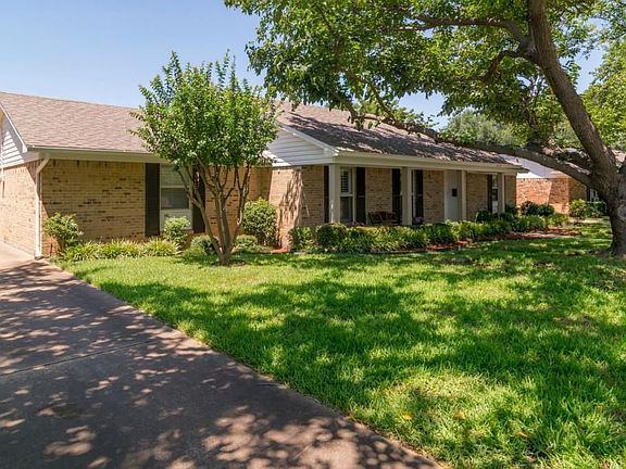 2nd image of 3216 Brookhaven Club Dr