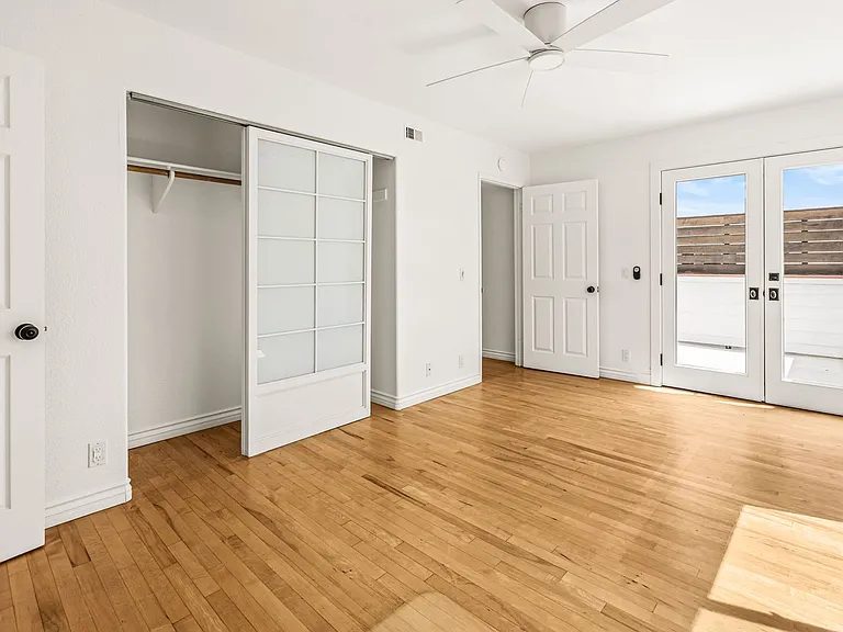 4866 Santa Cruz Ave — Photo 12