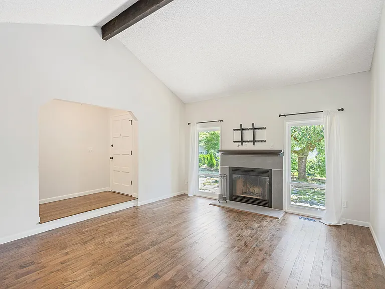 2133 SW Marigold St — Photo 7