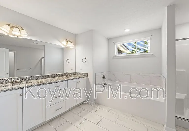 165 Dublin Loop — Photo 10