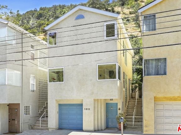 3rd image of 1311 N Beverly Glen Blvd