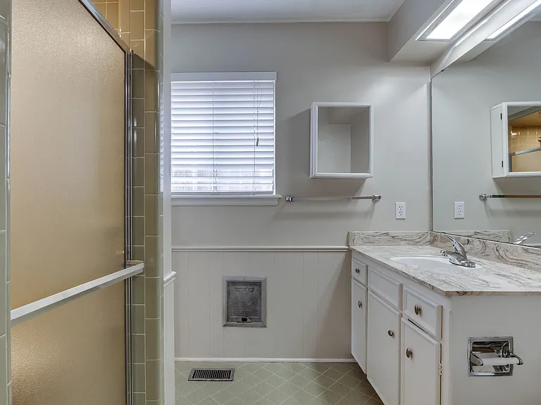 2518 NW 62nd St — Photo 39