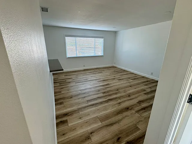 471 N Olive St — Photo 18