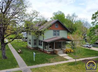 414 Delaware St, Hiawatha, KS 66434