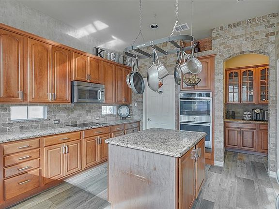 3rd image of 6500 Lantana Dr