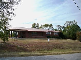 1224 Fairway Dr, Roanoke, AL 36274