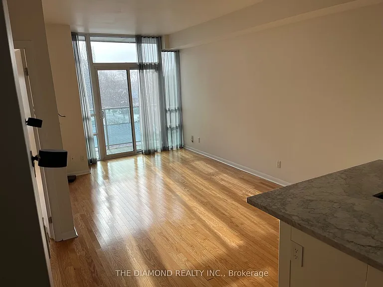 3391 Bloor St W #407 — Photo 4