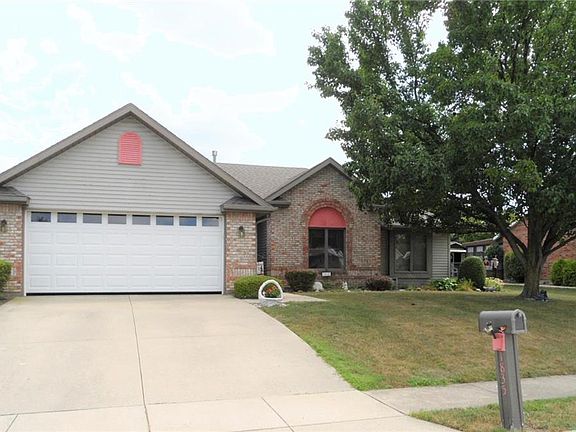 2nd image of 1835 Carol Dr