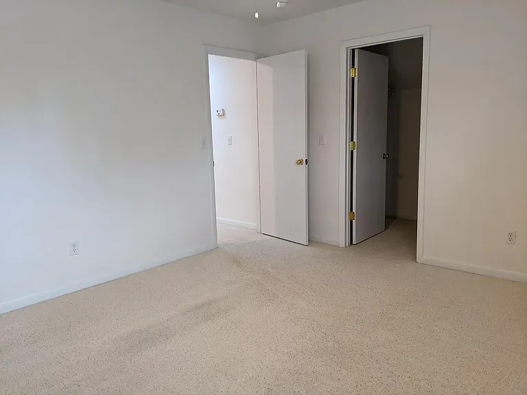 2710 Green Meadow Dr — Photo 6
