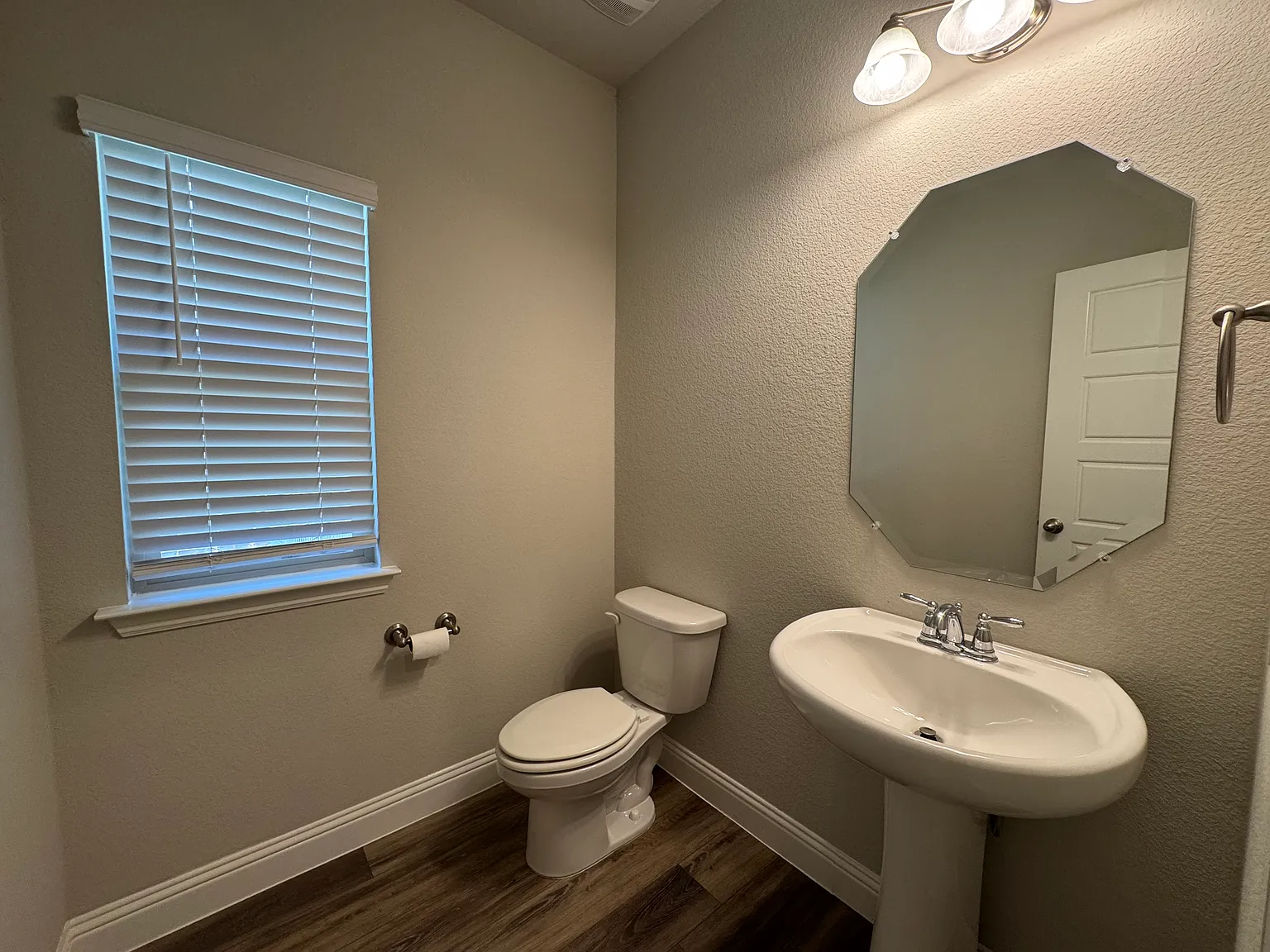 216 Missler Dr — Photo 4