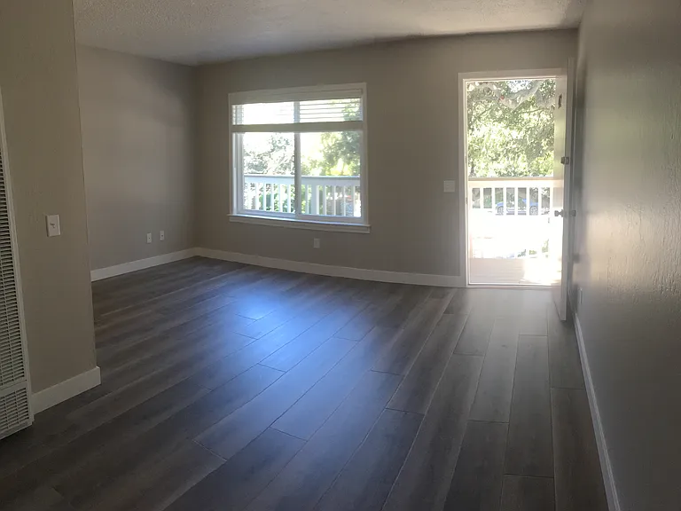 1100 McClellan Ave — Photo 3