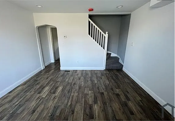 319 Pine St — Photo 2