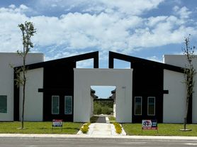 2417 Indian Creek Ave