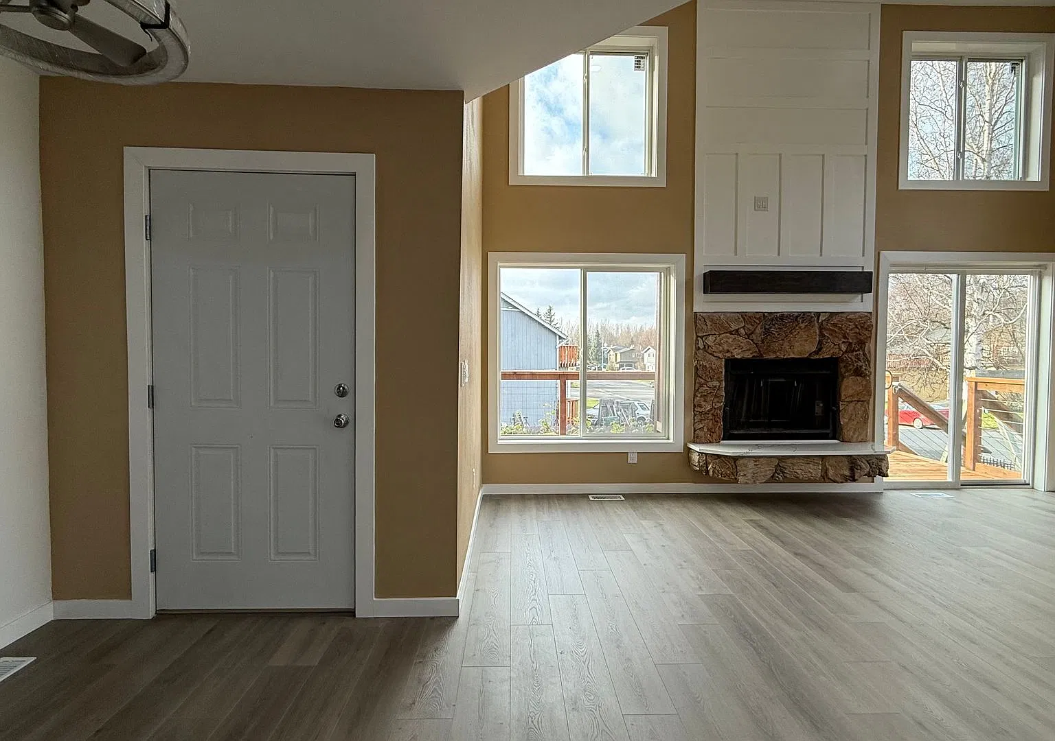 Fully Remodeled 3 Bedroom, 2.5 Bath Corner Lot. Available NOW! — Photo 4