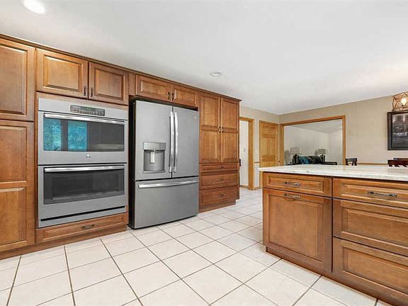 5th image of 3502 Applewood Ln