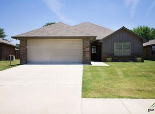 19437 King Ranch Dr, Flint, TX 75762
