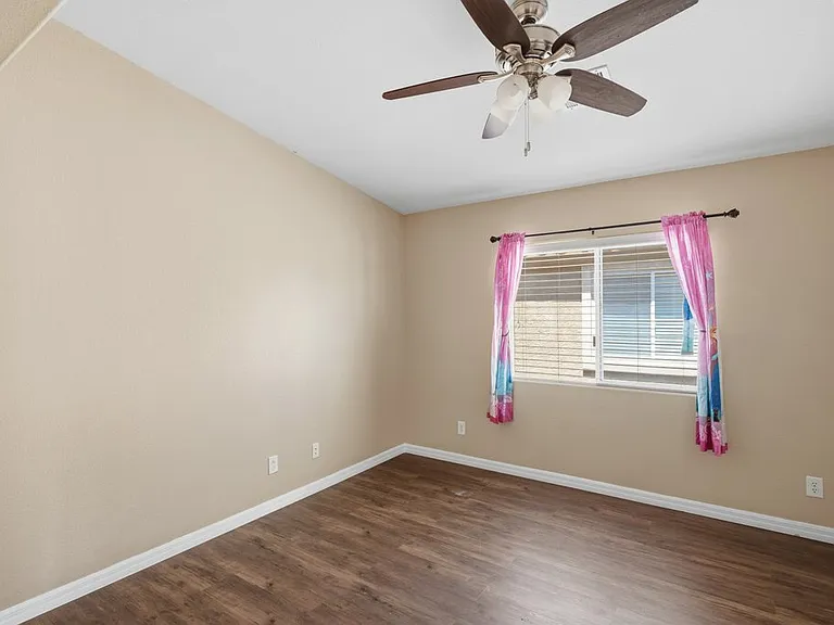 527 Newberry Springs Dr — Photo 29