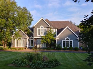 283 Hunters Ridge Dr, Saline, MI 48176