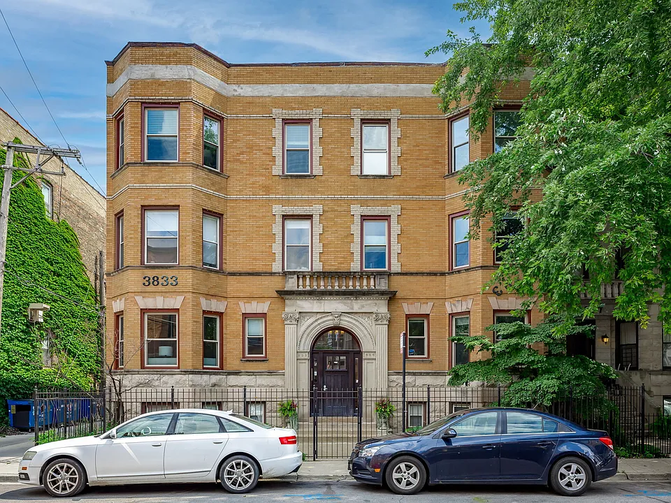 3833 N Wilton Ave #2N