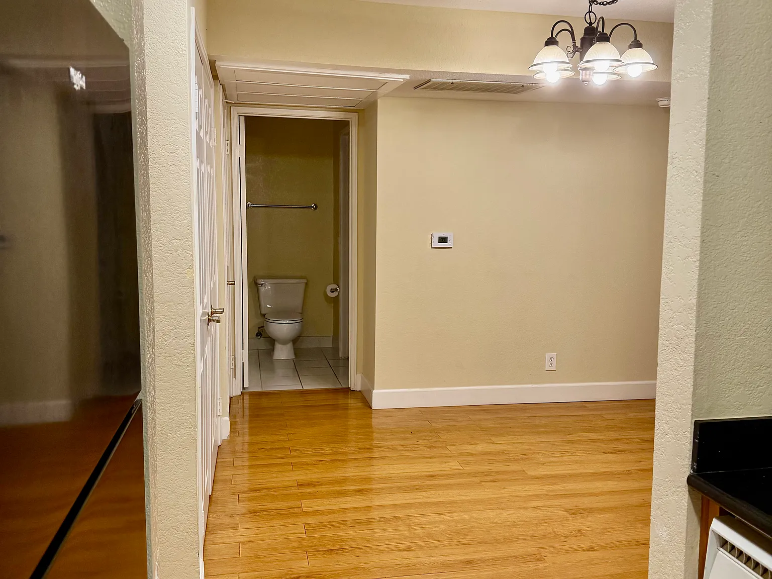 10641 Kinnard Ave — Photo 4