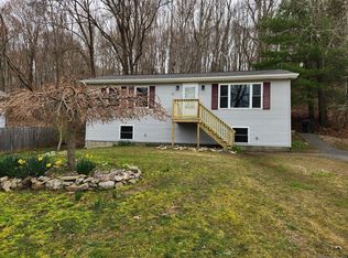 4 Glen Rd, Uncasville, CT 06382