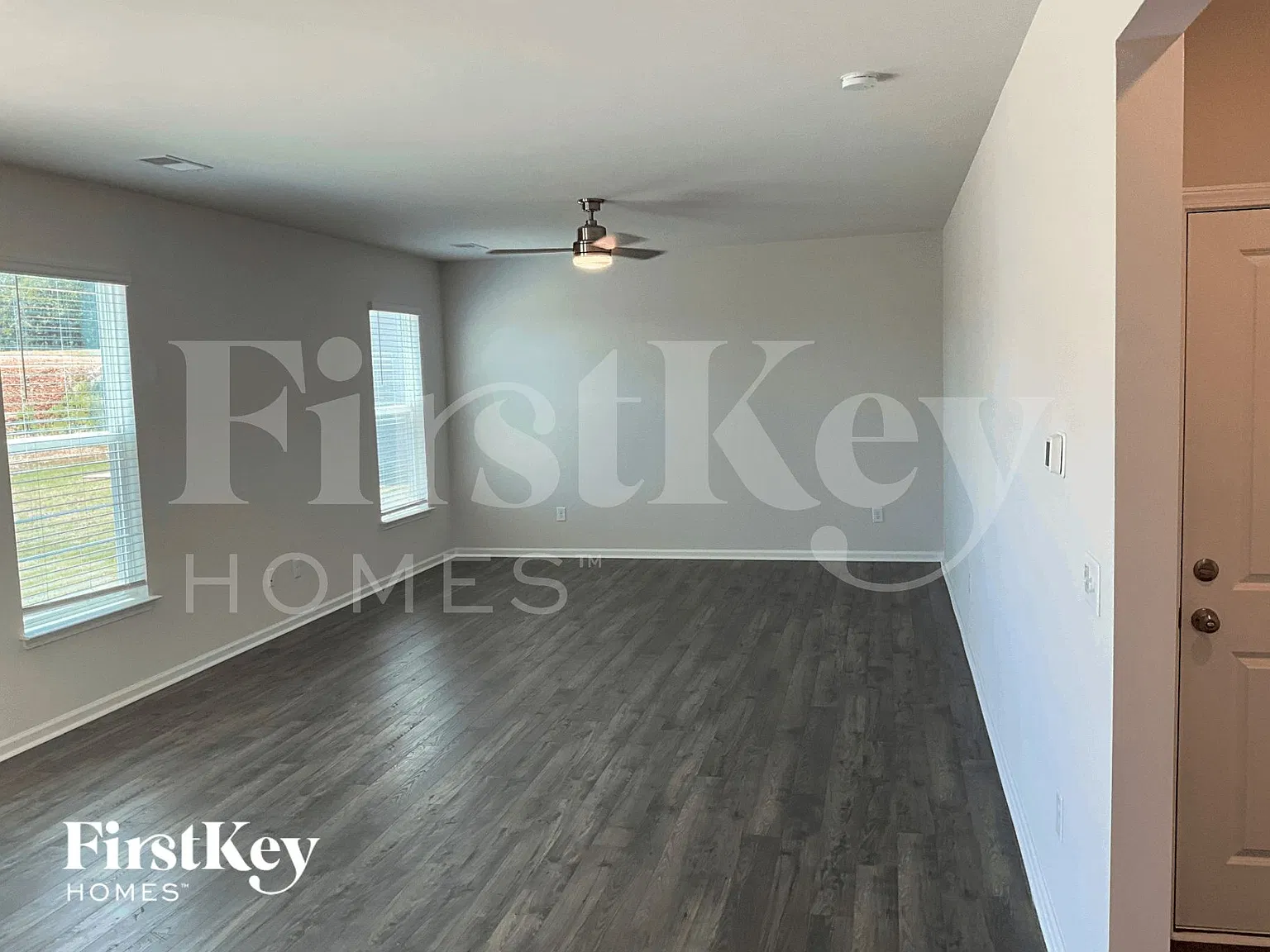 4 bed, 2.5 bath, 2481 sqft, $2,355 — Photo 2