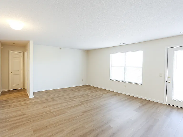 Cottonwood Creek Apartments — Photo 6