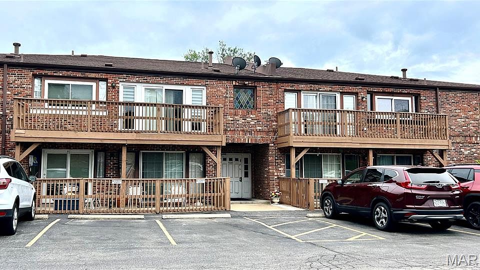 1st image of 4290 Chateau De Ville Dr APT C