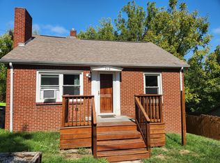 303 4th St SE, Pulaski, VA 24301