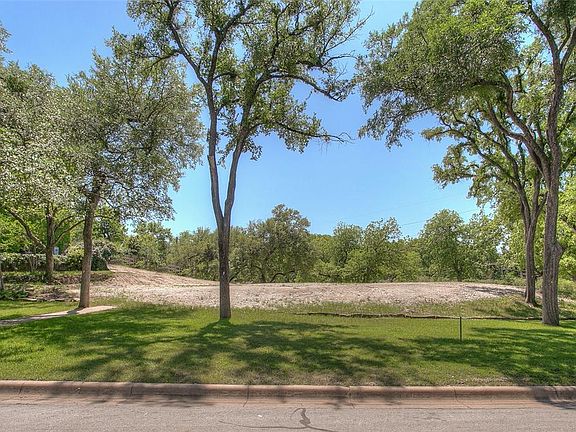 2nd image of 417 Crestwood Dr Lot 14