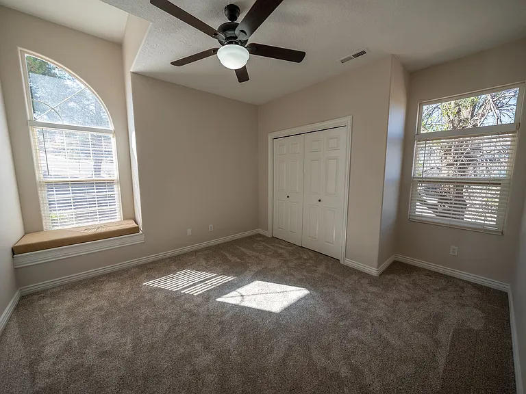2541 W Spilsbury Ct — Photo 23