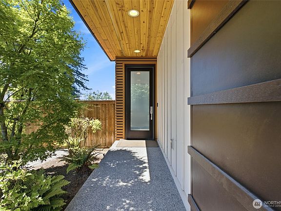 3rd image of 11795 155th Avenue NE