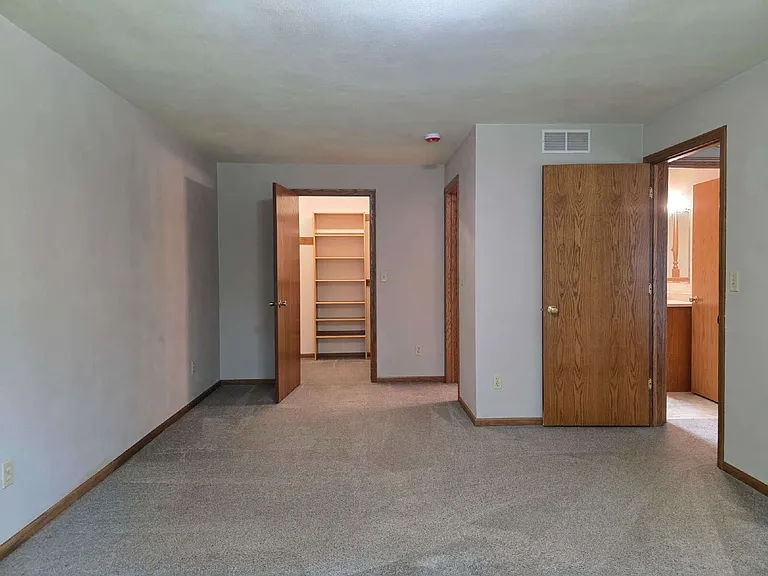 3409 N Meade St — Photo 14