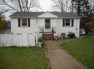 95 Lundberg St, Lowell, MA 01852