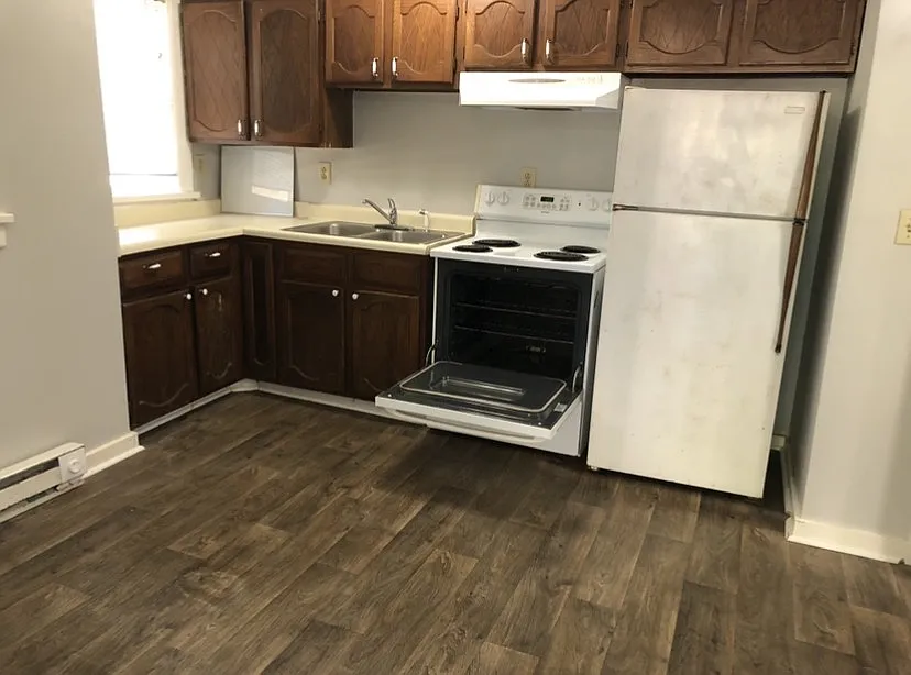 1 bed, 1.0 bath, 650 sqft, $1,300 — Photo 3